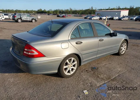 2006 Mercedes-Benz C 280 4Matic из США, поврежденный, VIN WDBRF92J26F738404